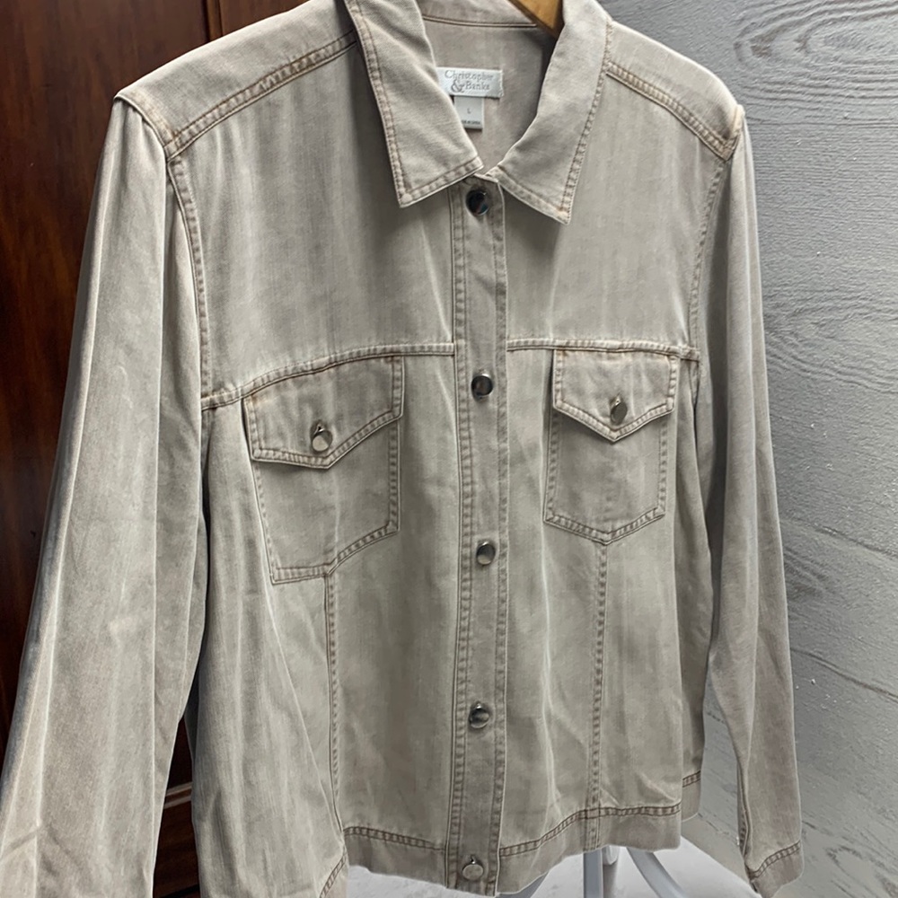 Women’s Christopher & banks lightweight brown denim shirt jacket. Size Large.